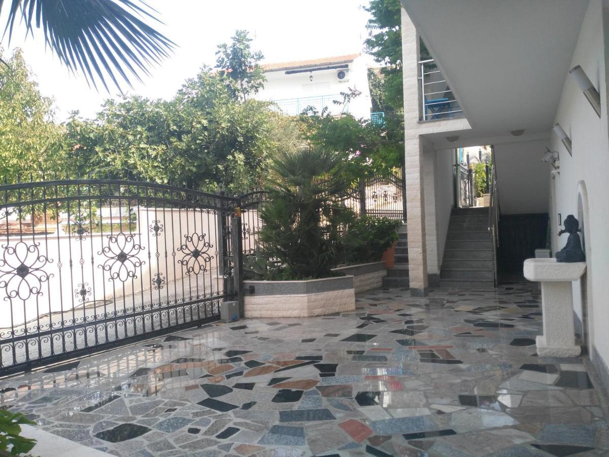 Villa Mira Трогир Экстерьер фото